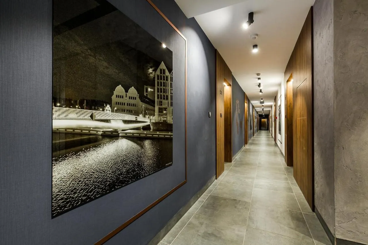 アパート Uroczy Apartament W Sercu Starego Miasta グダニスク